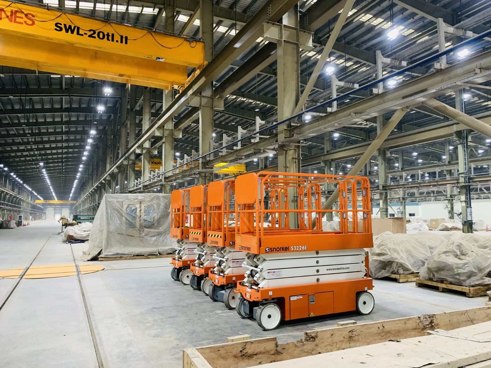 Uranus Engineering & Supply Co., Ltd. is deliver Snorkel Electric Scissor Lifts to Dhaka Metro Rail (MRT Line-6).